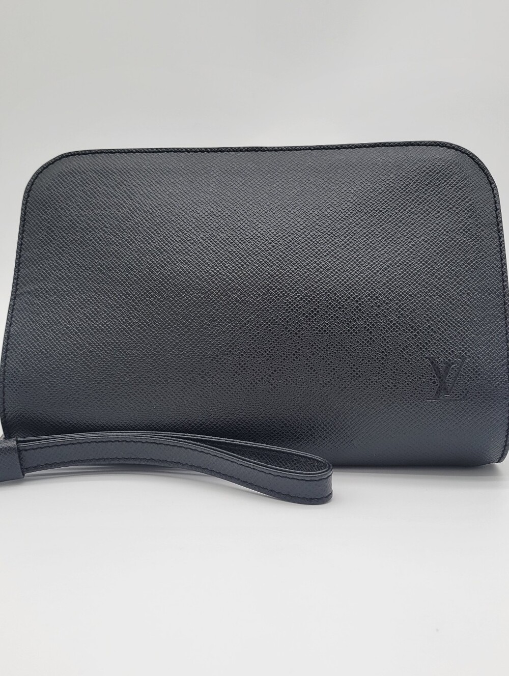 100% Authentic Louis Vuitton Taiga Leather Pochette Baikal